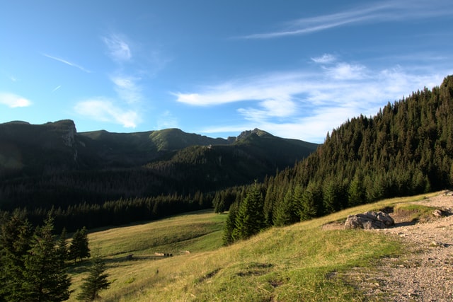 Zakopane - Twój doskonały punkt startowy na wycieczki do pobliskich dolin